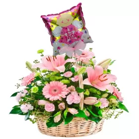 CANASTILLO GRANDE 24 ROSAS Y 10 LILIUMS ROSADOS MÁS GLOBO PARA NIÑA