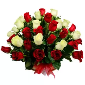 CANASTILLO CON 40 ROSAS BLANCAS Y ROJAS