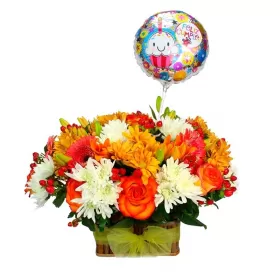 Cesta de Flores para Cumpleaños con Rosas, Gerberas y Liliums con Globo